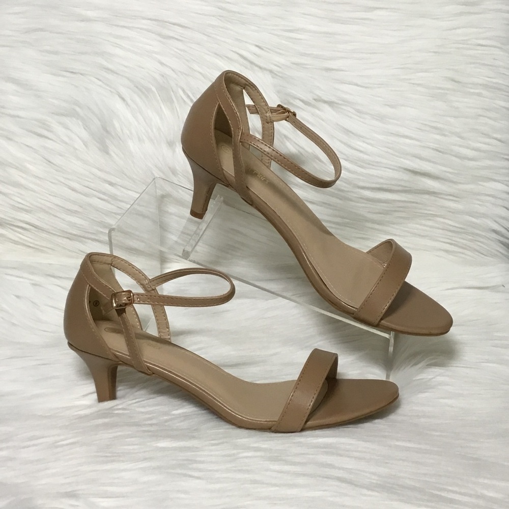 Dream Pairs Lexi Fashion Kitten Heel Sandals, Nude, 9 - NWT!
